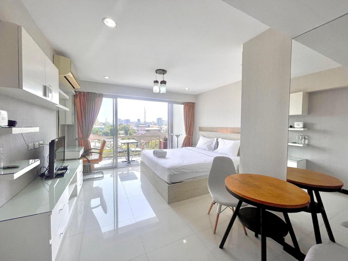 Baan Sabai Rama IV Apartment Bangkok Exteriör bild