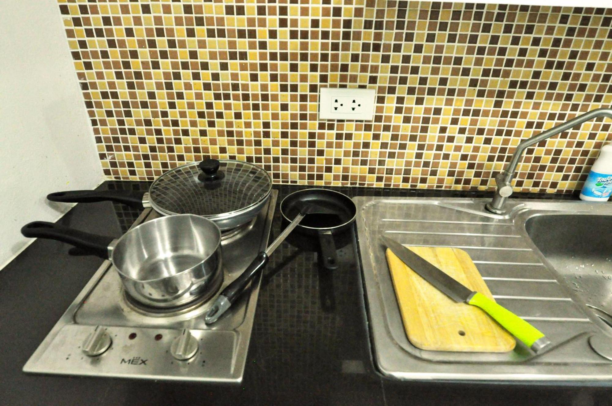 Baan Sabai Rama IV Apartment Bangkok Exteriör bild