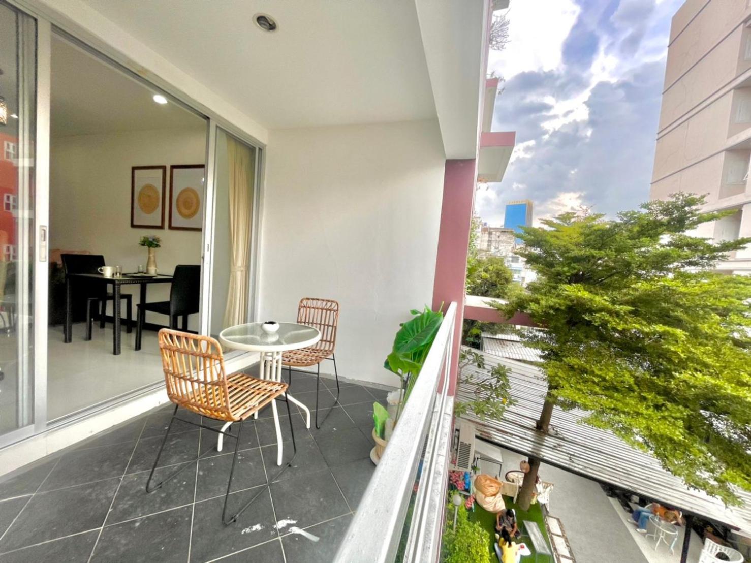 Baan Sabai Rama IV Apartment Bangkok Exteriör bild