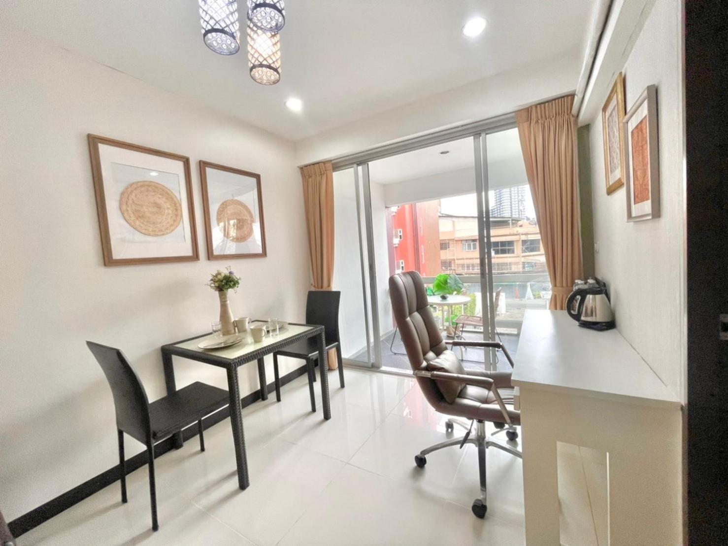Baan Sabai Rama IV Apartment Bangkok Exteriör bild