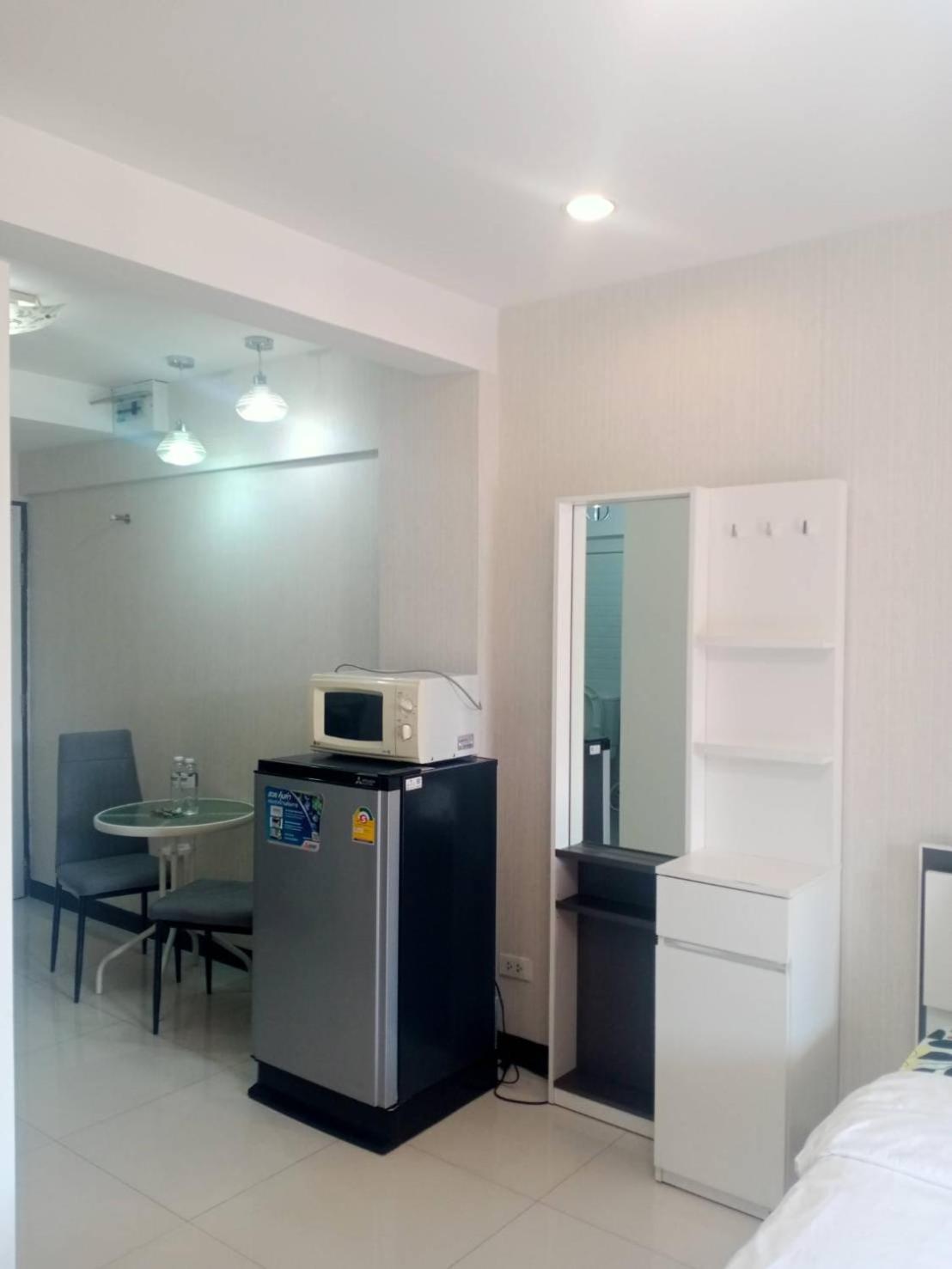 Baan Sabai Rama IV Apartment Bangkok Exteriör bild