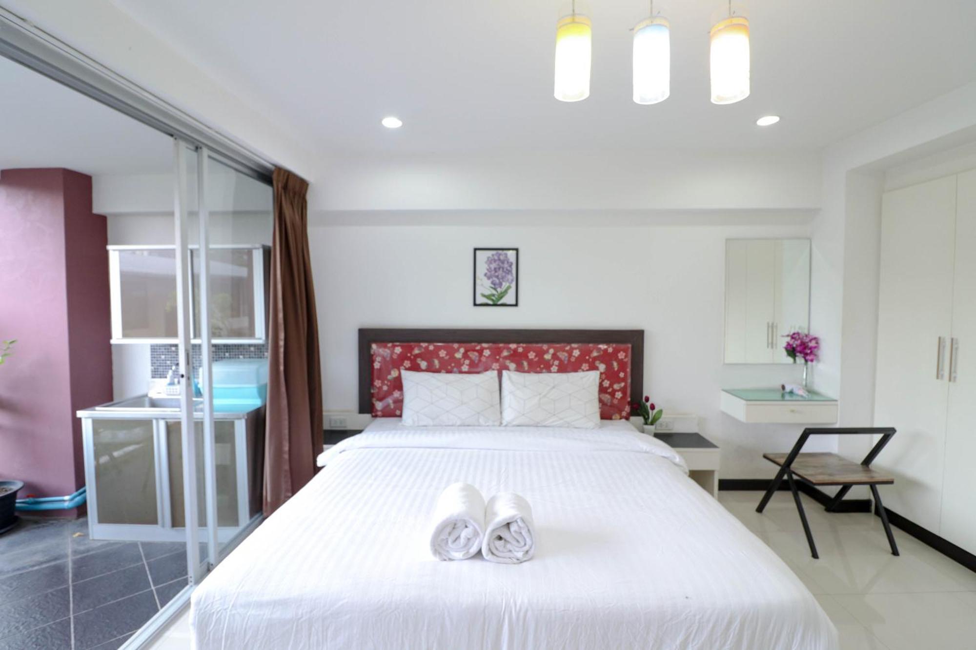 Baan Sabai Rama IV Apartment Bangkok Exteriör bild
