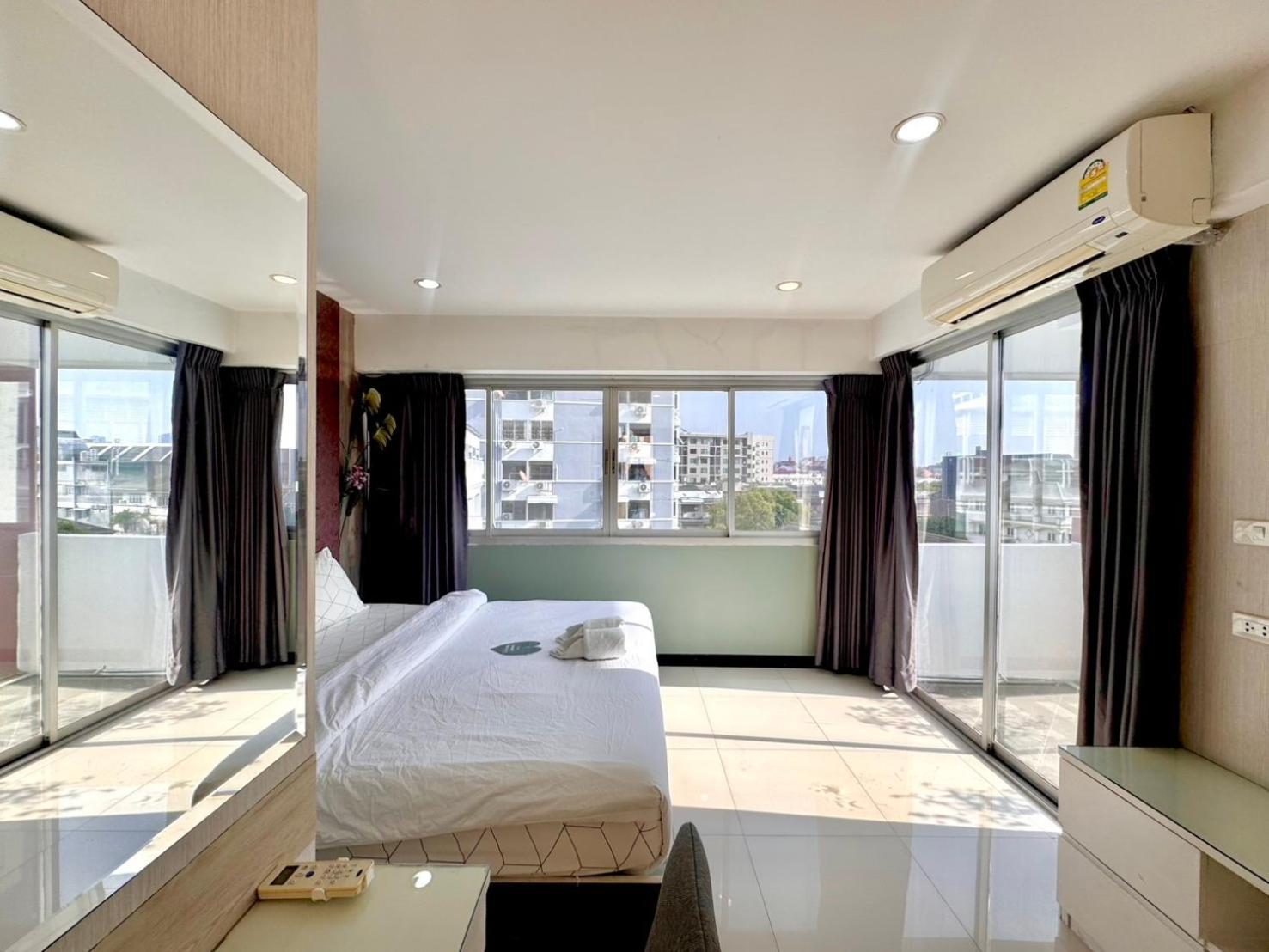 Baan Sabai Rama IV Apartment Bangkok Exteriör bild